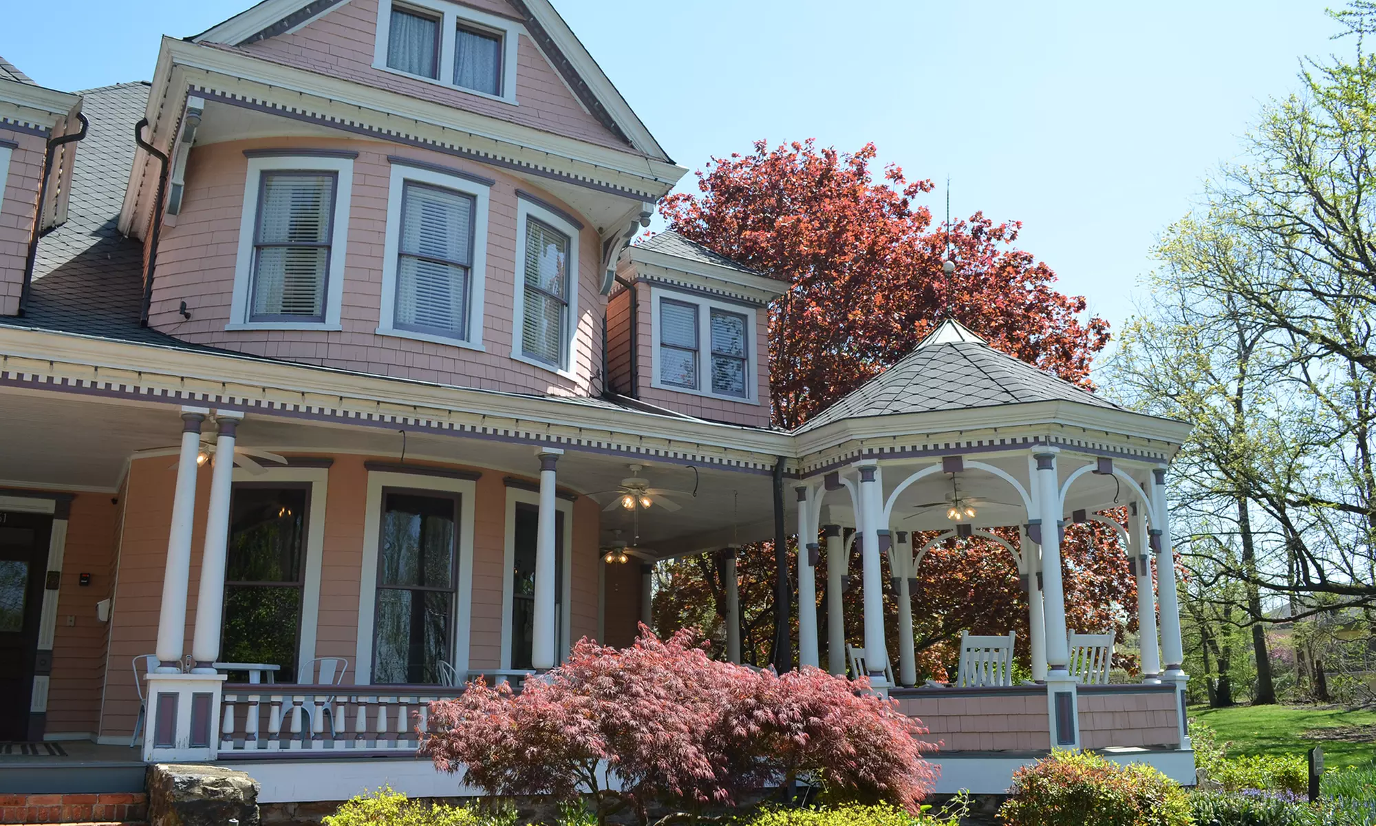Member Pricing: B&B in Blue Ridge Asheville With Historic Charm