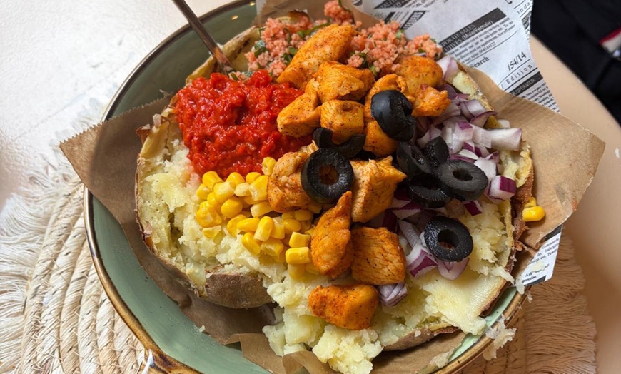 Image 7: Gefüllte Patata (Kumpir) mit Topings inkl. Getränk für 1 - 4 Personen