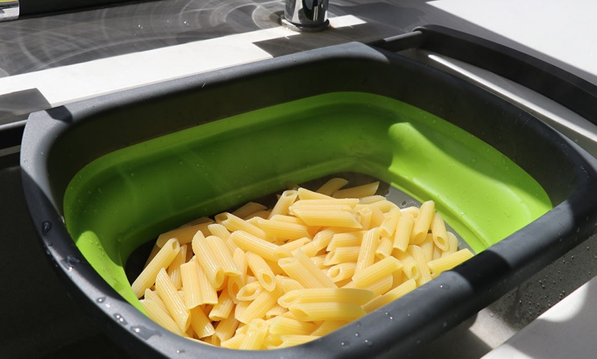 Image 12: Collapsible Colander with Handles