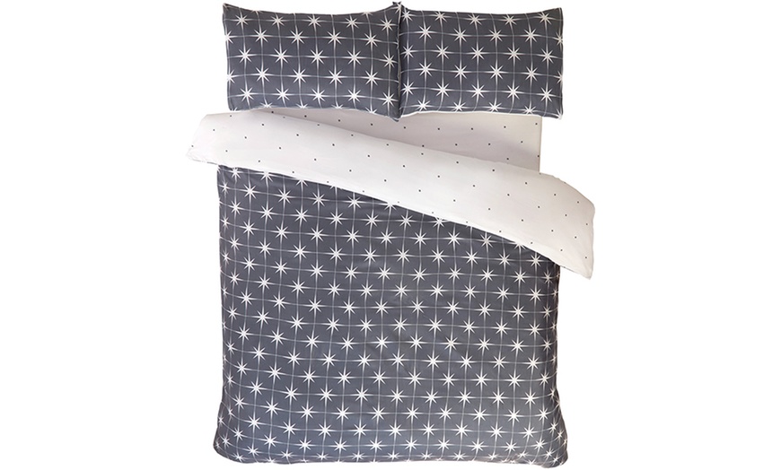 Image 8: Four-Piece Complete Duvet Set including Fitted Sheet