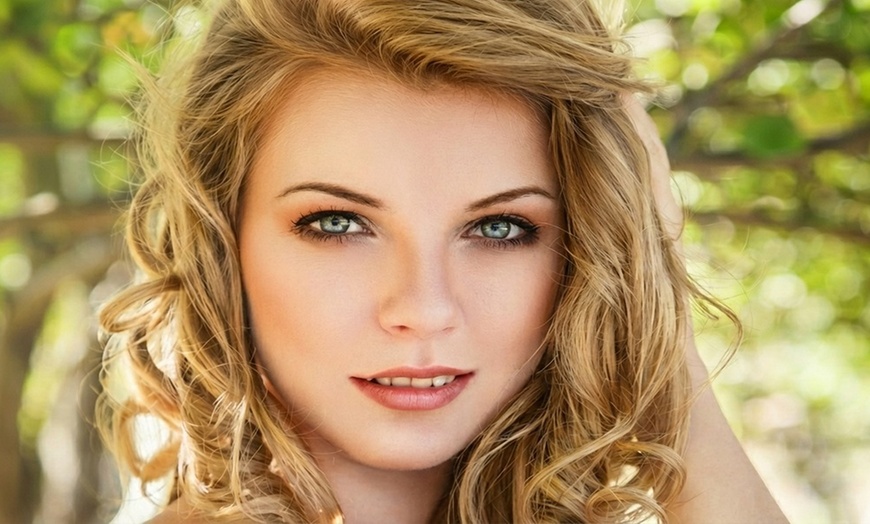 Image 2: Get One, Two or Three Diamond Microdermabrasion and Dermalogica Peel