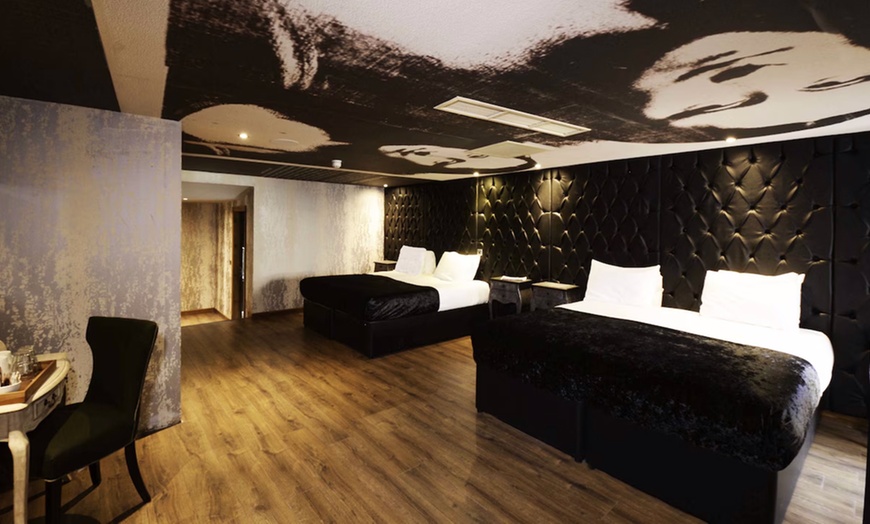 Image 7: Liverpool: Luxury Double Room with Jacuzzi, Prosecco, & Late Checkout