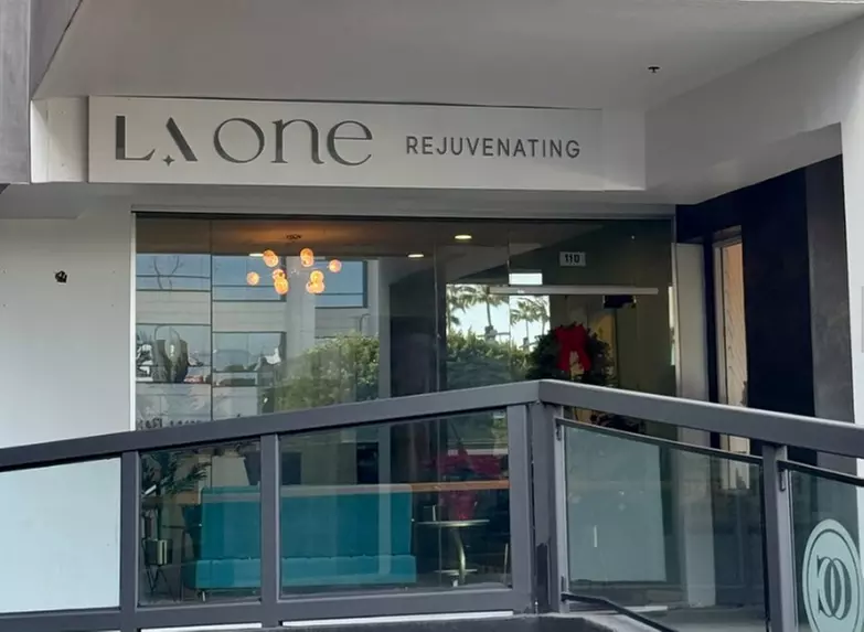 60 Min Swedish, Hot Stone, or Deep Tissue Massage for One or Couples 
