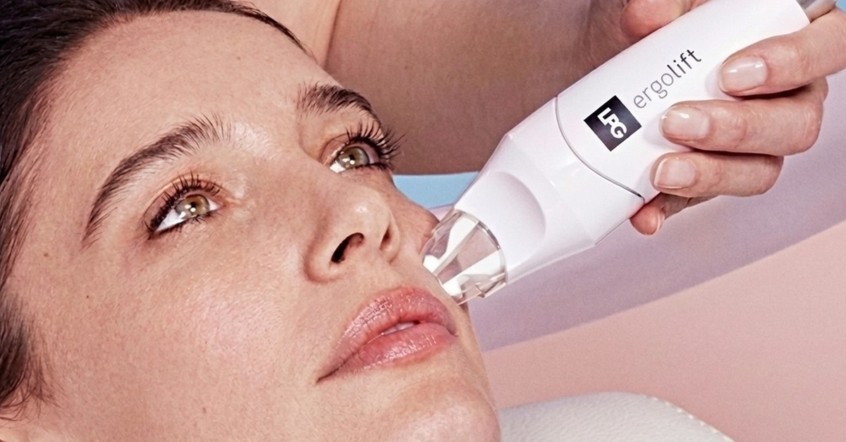 Tratamiento facial reafirmante con colágeno o alginato en Valencia