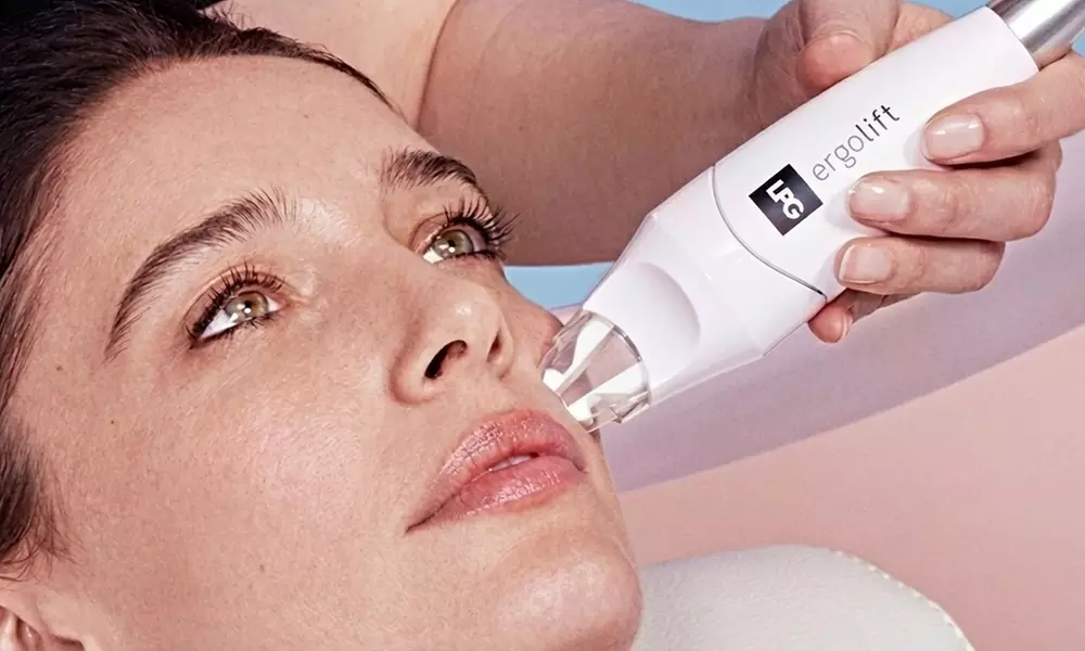 Tratamiento facial reafirmante mecánico con velo de colágeno o purificante de alginato para una persona al 50% - Primary Image