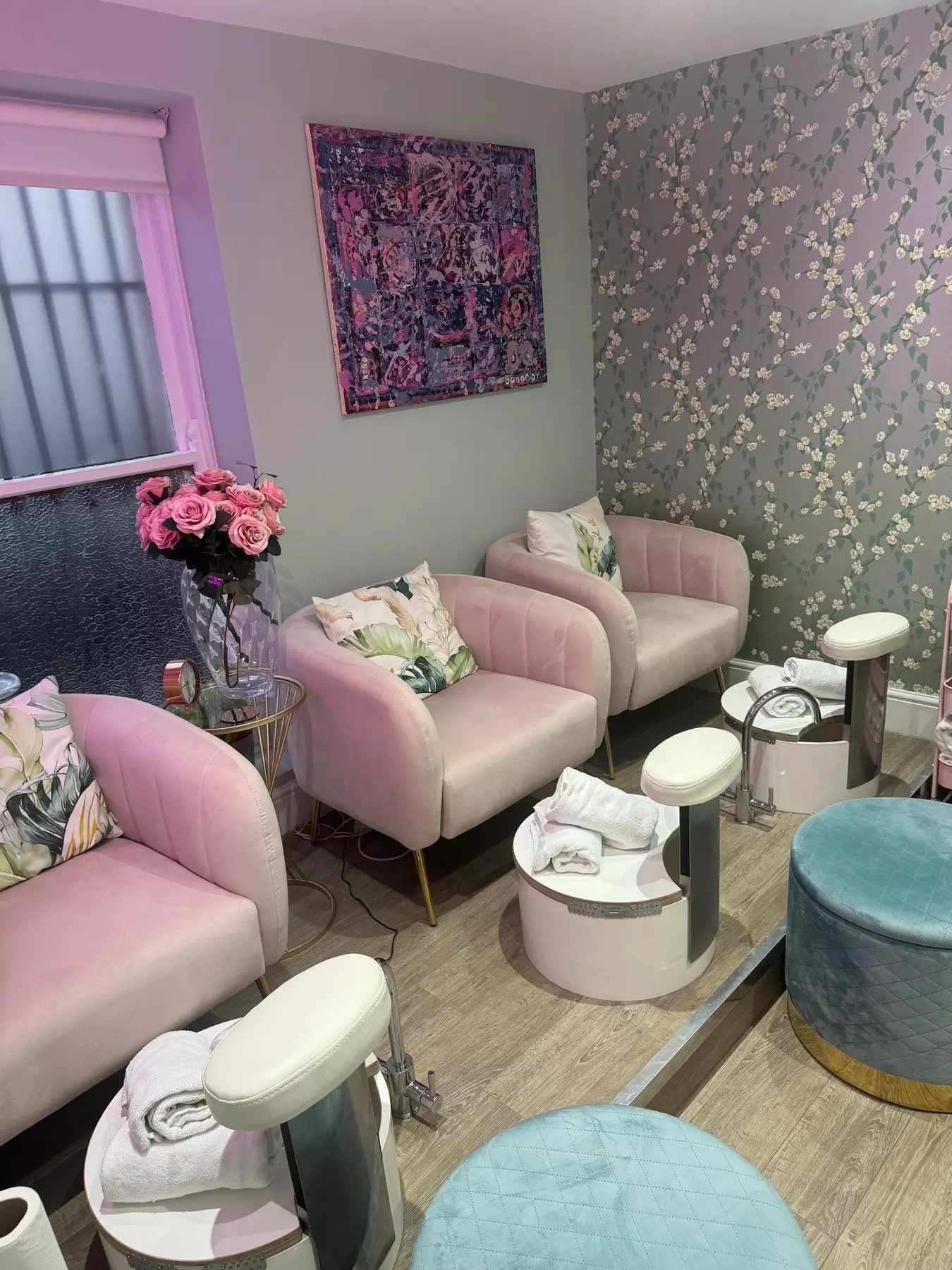 Get Eyebrow shape w/ Optional Tint or Eyelash Lift w/ Optional Tint