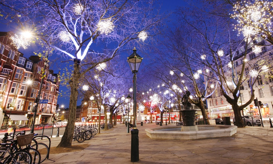 Image 2: ✈ 8-Day London & Paris Christmas Getaway with Air – Weekender Breaks