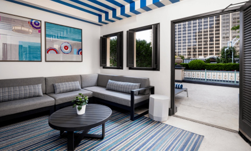 Image 2: Paris Las Vegas - Daybeds, Cabanas or Villas + Pool Entry 