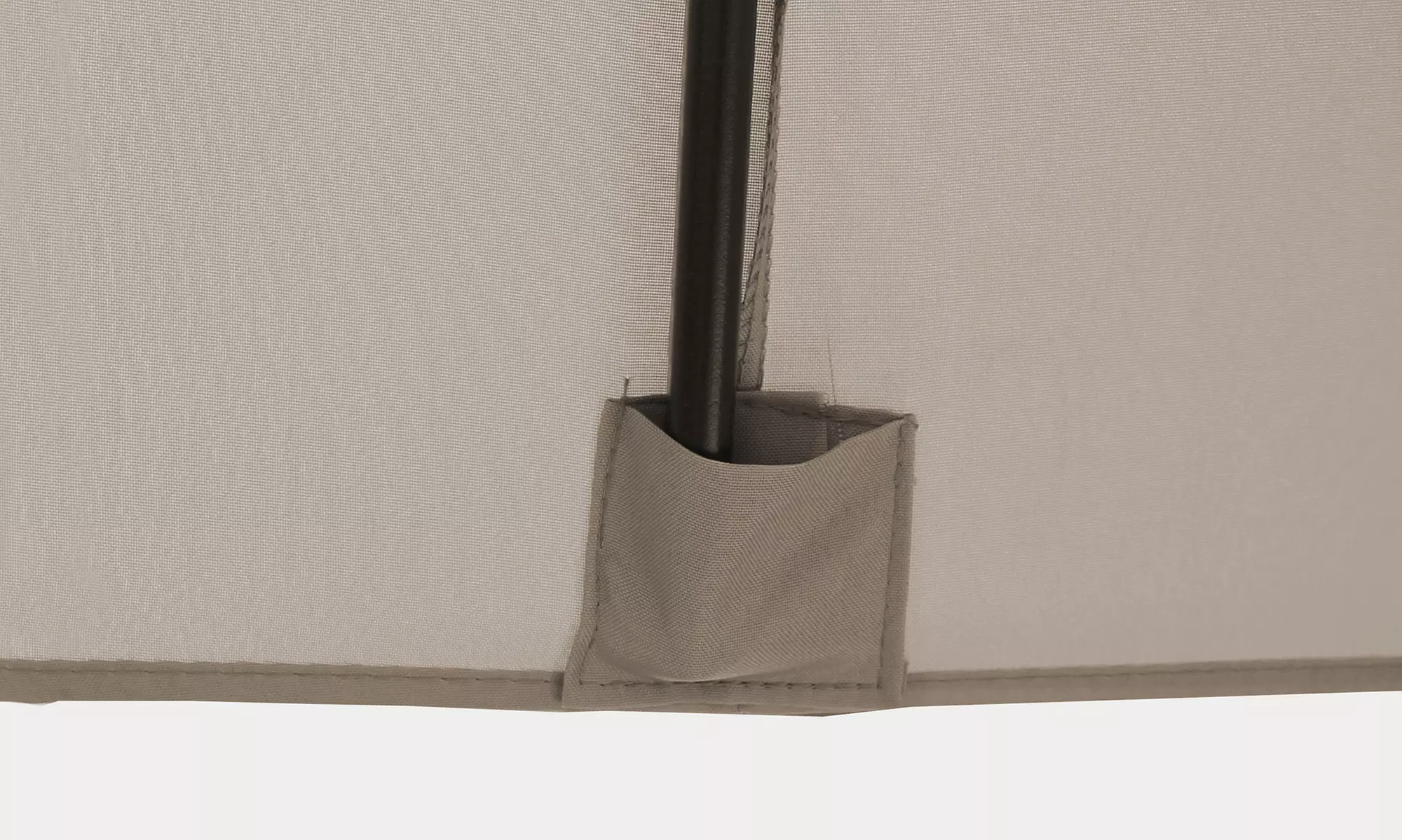 Selezione di ombrelloni con forme e colori assortiti