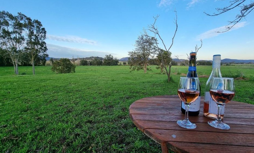 Image 5: Hunter Valley Escape: Room for Two + Wine & Late Check-Out