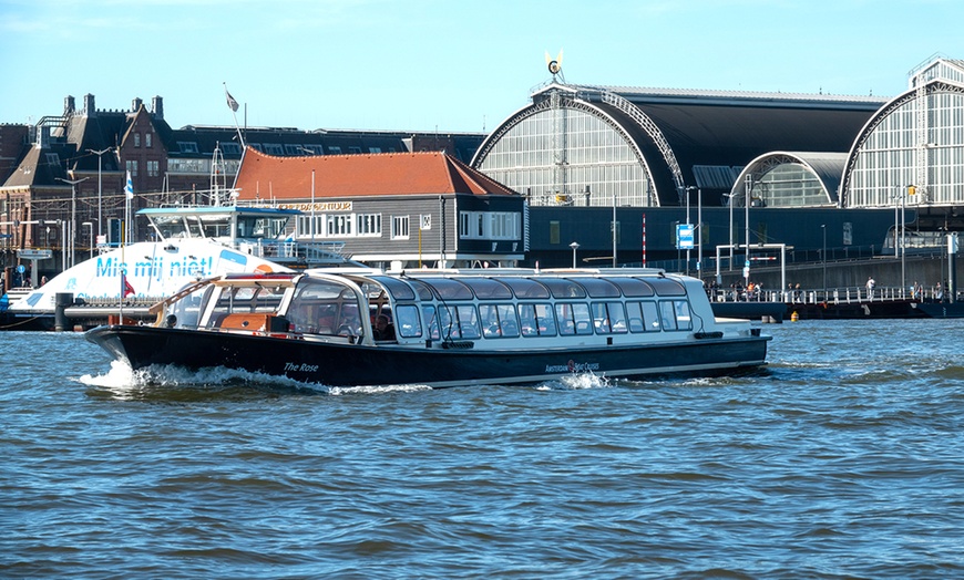 Image 7: Rondvaart van 75 minuten door Amsterdam met daarna een burgermenu
