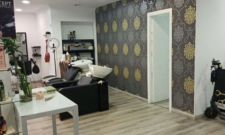 Image 2: Microblading de cejas o micropigmentación de labios a elegir para 1