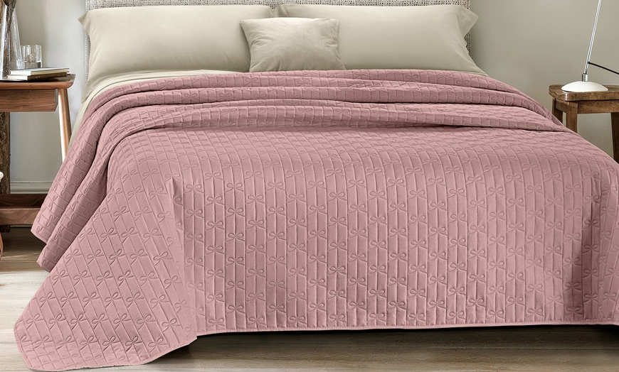 Image 3: Tagesdecke mit Schleifenverzierung