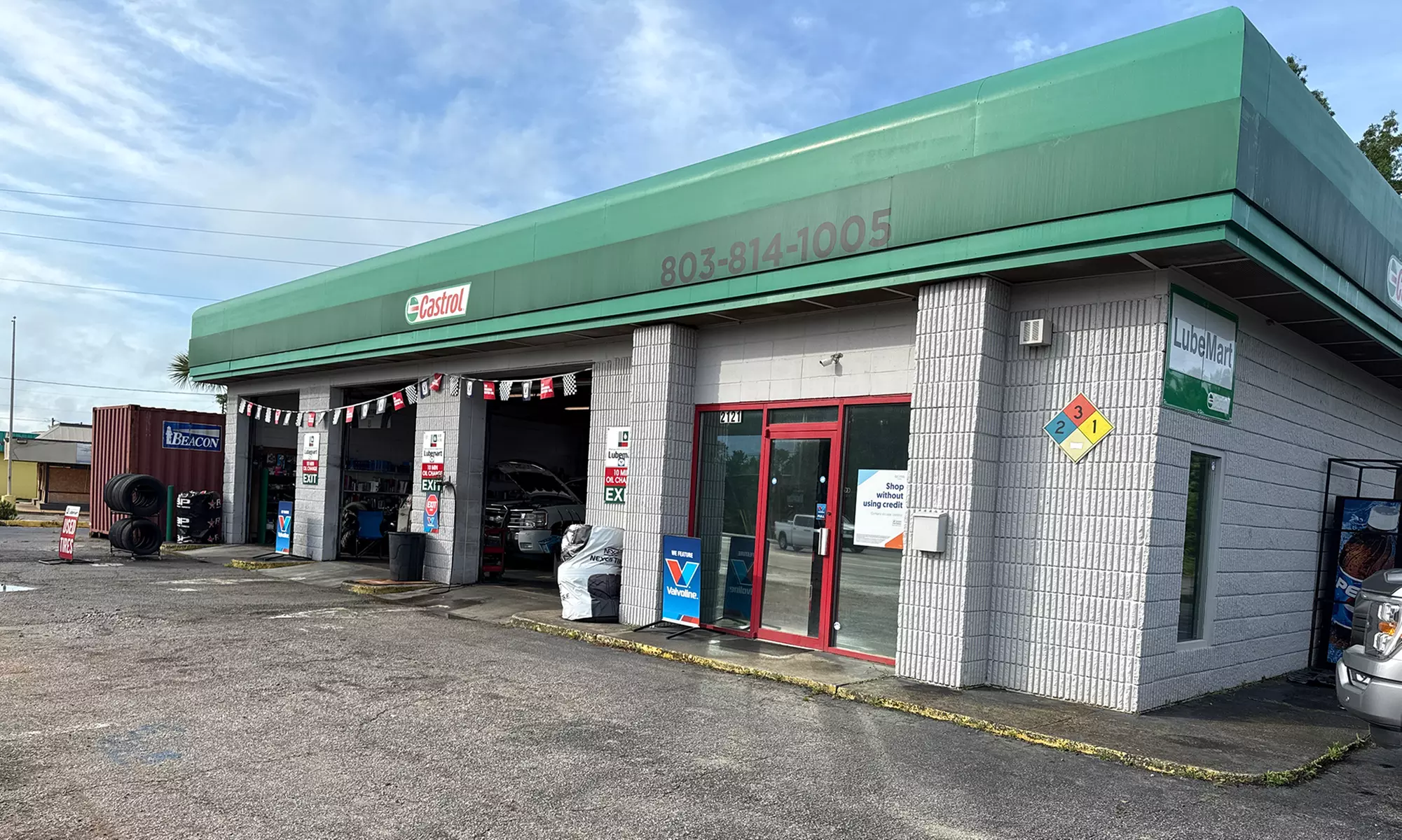 Up to 49% Off on Oil Change at Lubemart Oil and Tire Repair Services / Valvoline Express Care