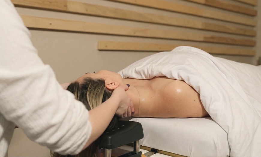 Image 2: Luxury Head Spa & Scalp Massage for Relaxation & Hair Health