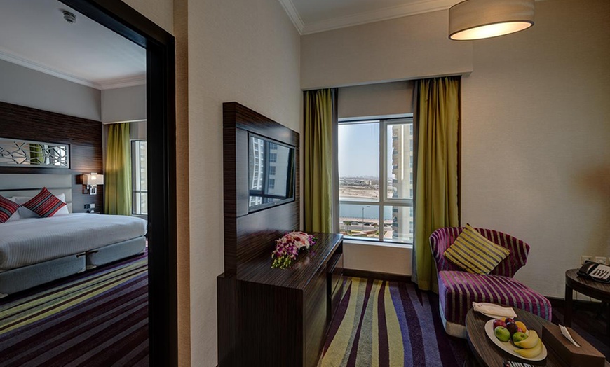 Image 9: Dubai: Up to 1-Month 5* Stay