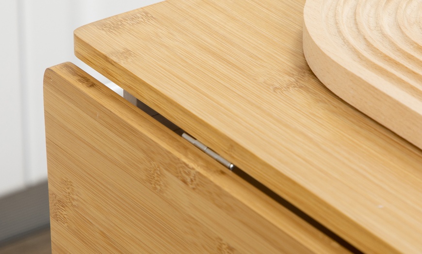 Image 5: HOMCOM Bamboo Breakfast Cart with Drop Leaf Table and Two Stools 