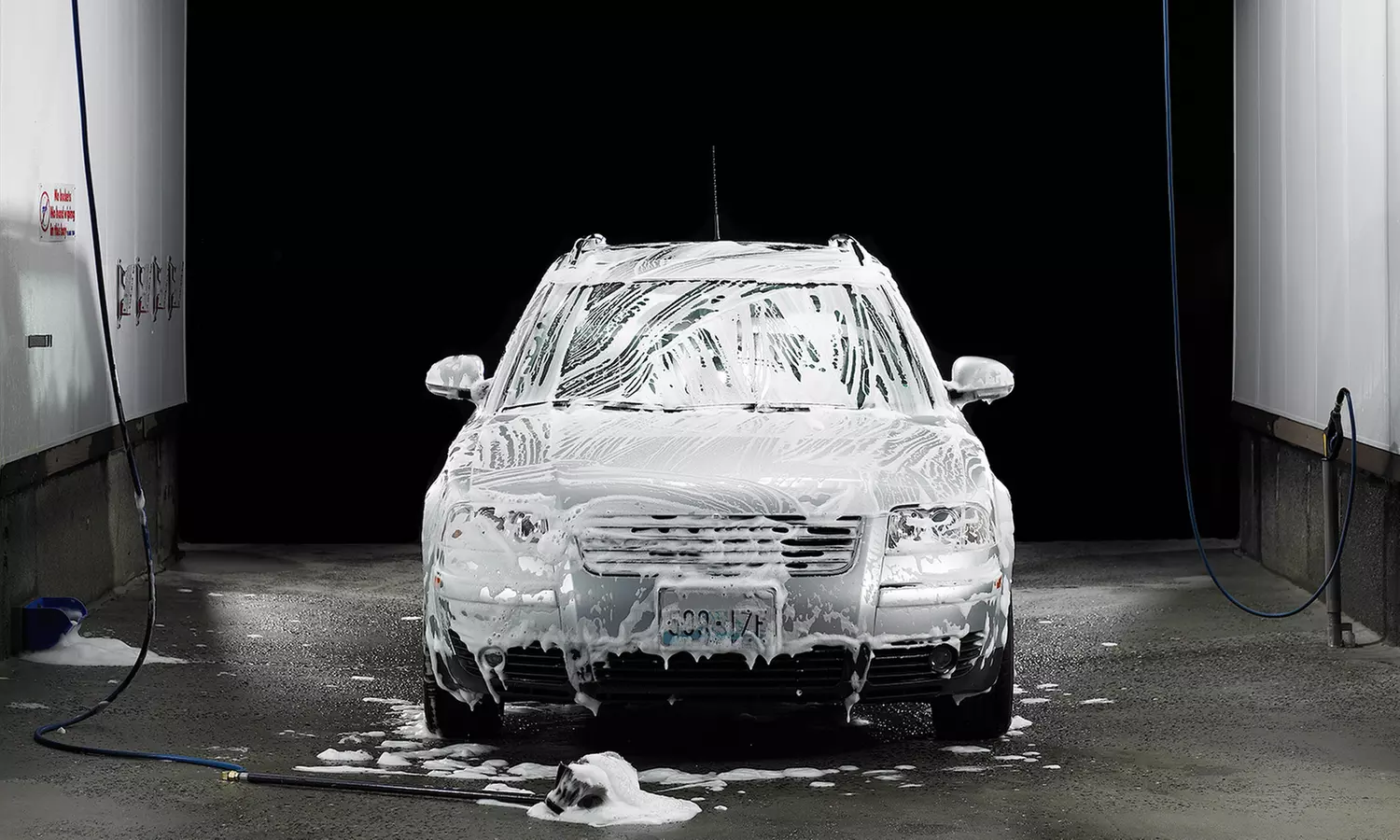 Lavado interior a mano por 4,90 €, 1 o 3 lavados integrales desde 9,90 € y con limpieza de motor y tapicería por 39,90 € - Primary Image