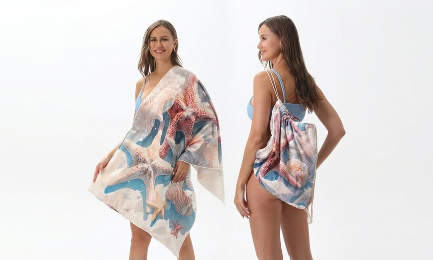 Image 5: 2-in-1 Convertible Beach Towel Backpack