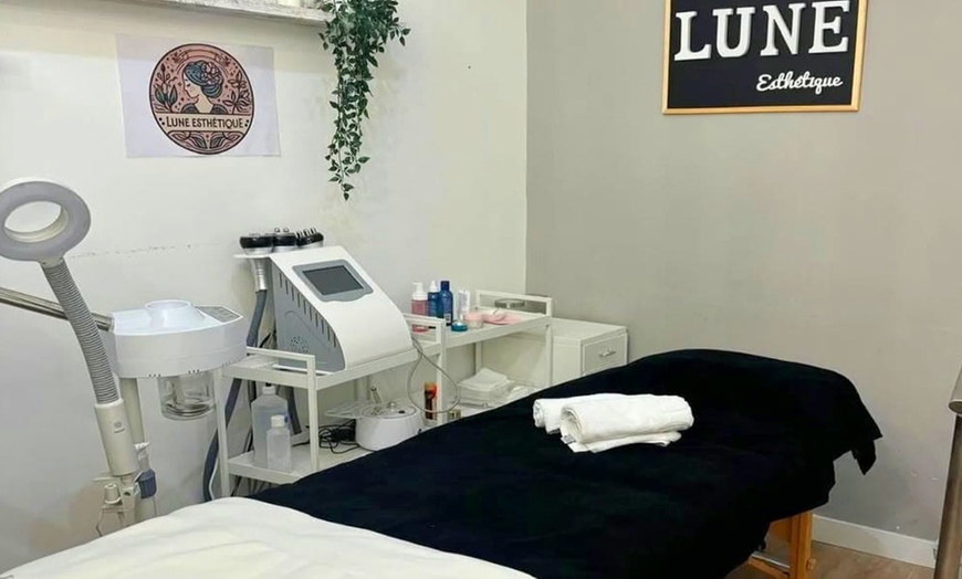 Image 3: Limpieza facial con tratamientos adicionales en opción para 1 persona 