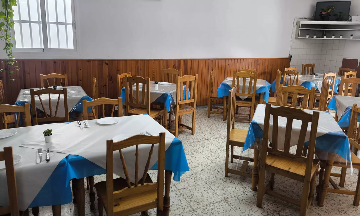 Menú de cachopo con entrante, bebida y postre para 2