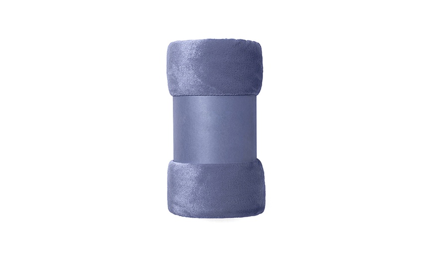 Image 5: Cálida manta de invierno con textura suave