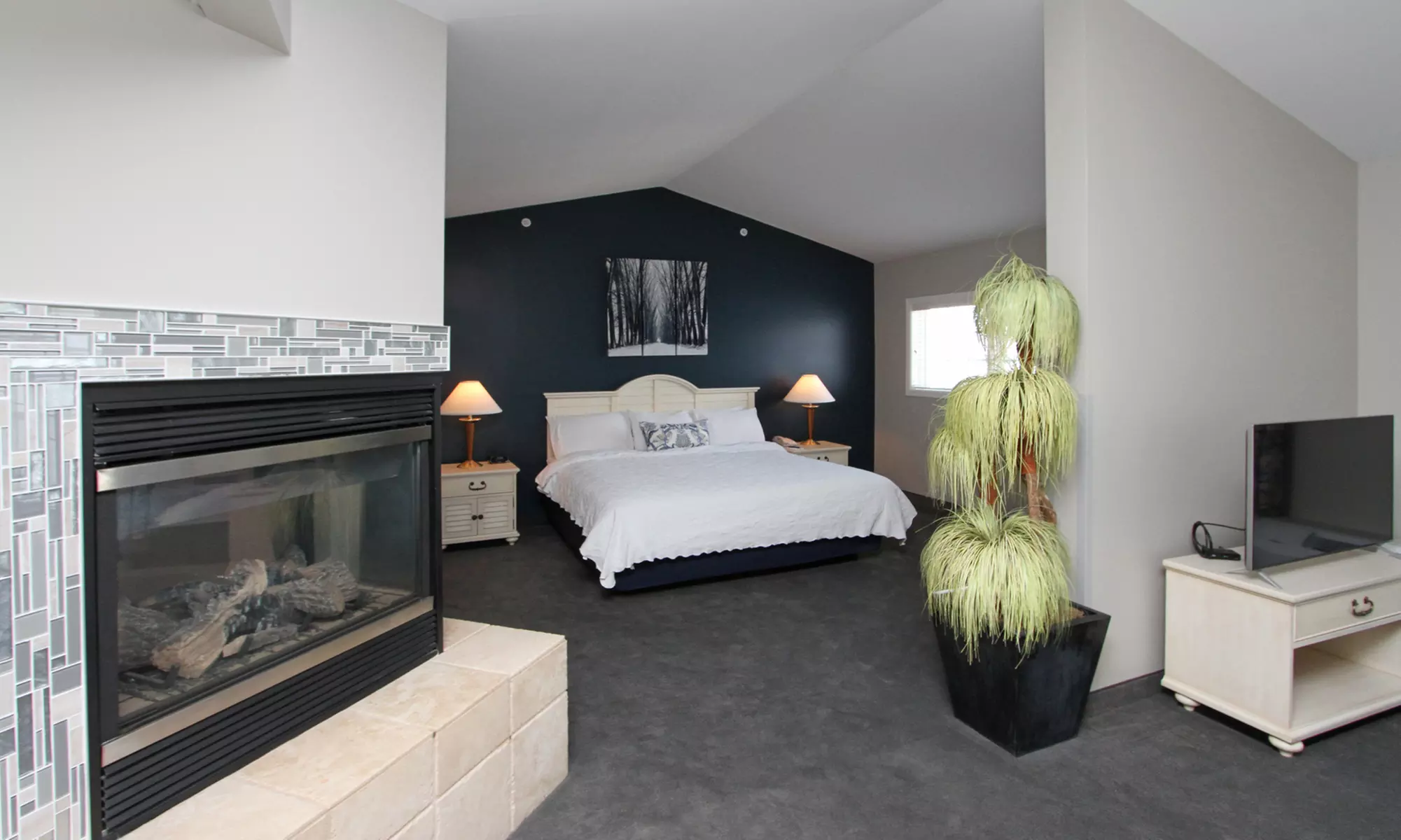 Lakeside Resort in the Michigan With Breakfast & Scenic Views