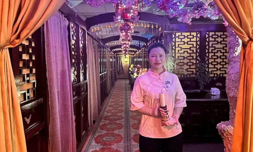 Image 2: 60 or 90-Minute Foot Massage or Body Massage on a Special Massage Bed