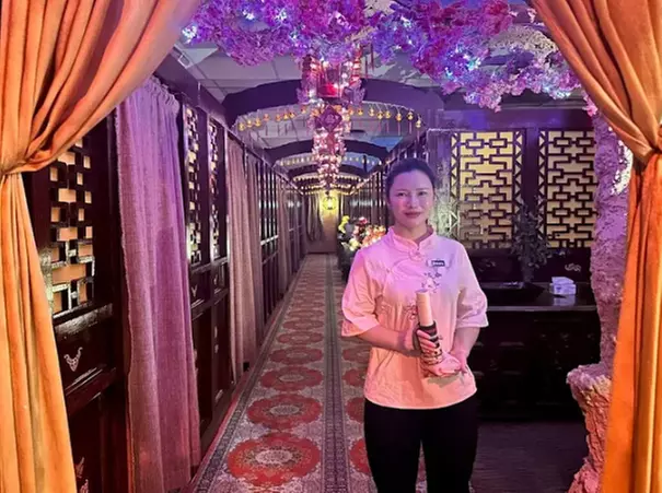 60 or 90-Minute Foot Massage or Body Massage on a Special Massage Bed