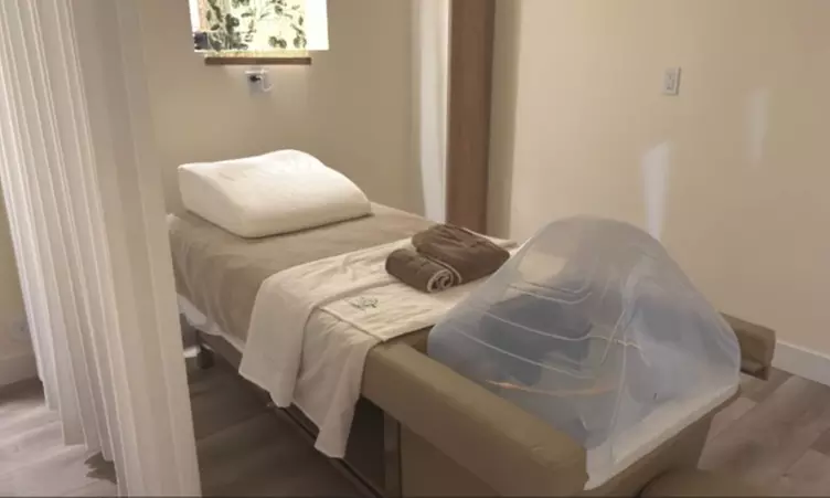 Luxury Head Spa Treatment w/Massage on Upper-Back & Scalp for 1 or 2
