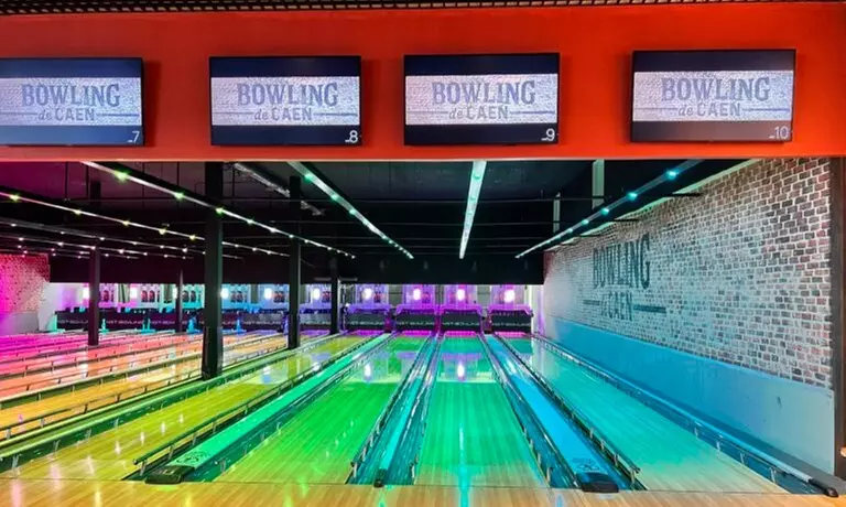 Défiez vos proches avec une partie de bowling pour 2 ou 4 personnes