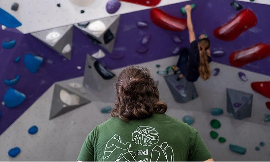 Image 2: Bouldering Pass with Shoe Rental at 9 Degrees Enoggera