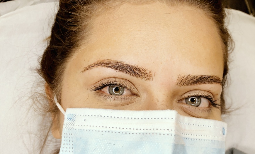 Image 5: Depilación de cejas con hilo y opción a tratamientos adicionales