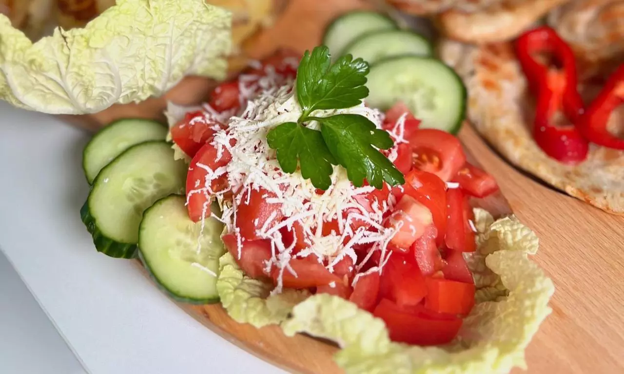 Mittagsmenü nach Wahl inkl. Beilagensalat & Getränk für 1-4 Personen