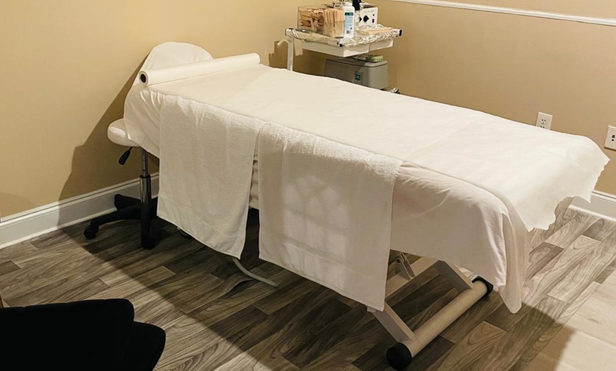 Image 3: One or Two 60-Minute Basic/Chemical Peel/Hydra Facials