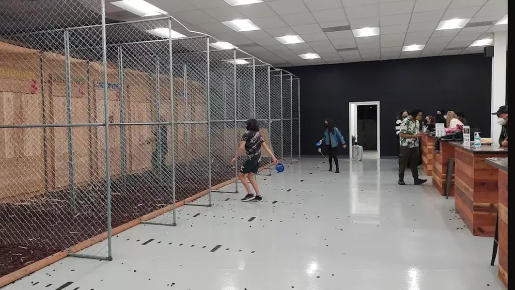 75 Min Axe-Throwing Session in a Shared Lane for Up to Ten People 