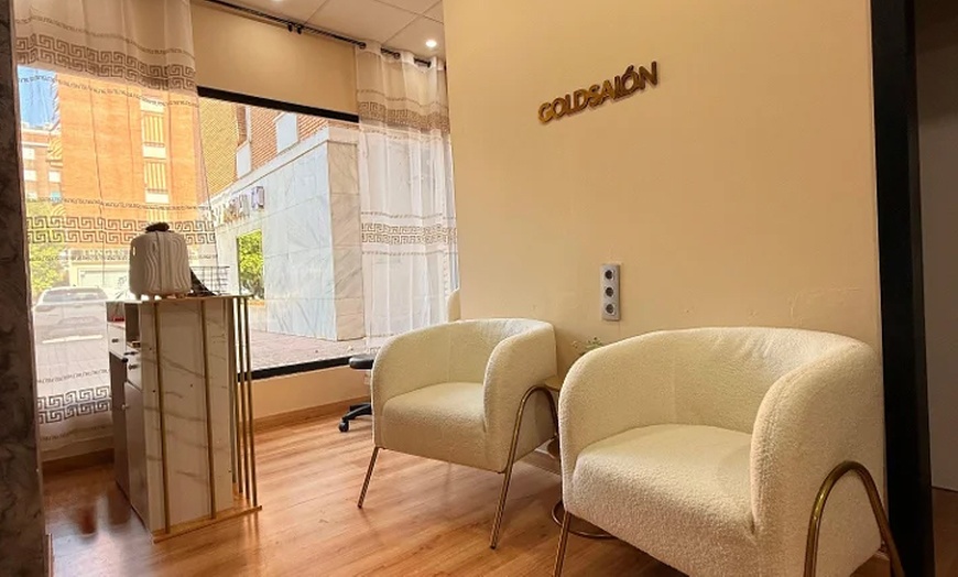 Image 14: Presume de uñas con una sesión de manicura, pedicura o ambas para 1 