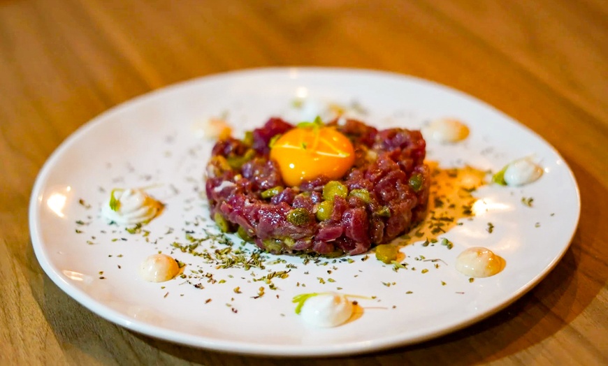 Image 12: Menú para 2 o 4 personas con entrante, principales, postres y bebidas