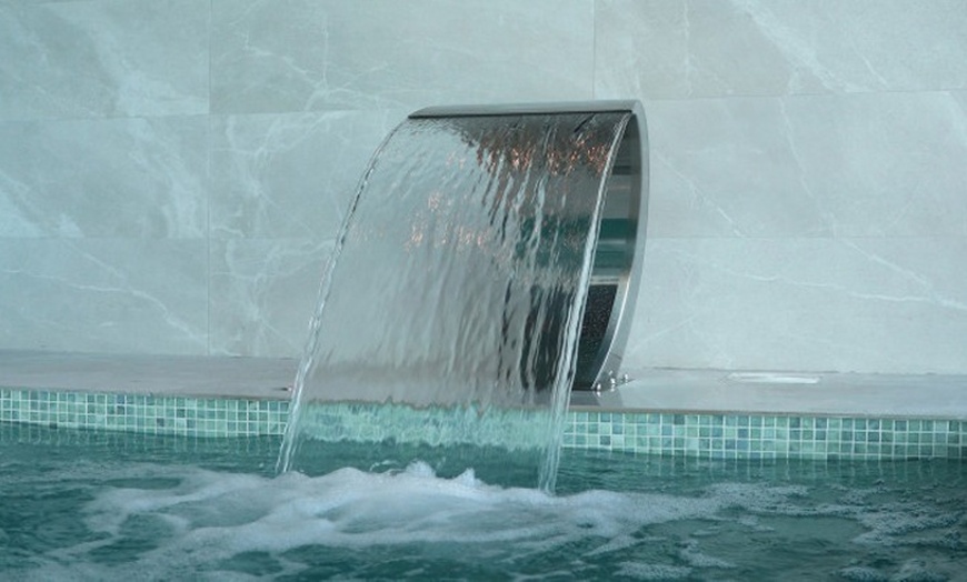 Image 4: Acceso a spa con opción a comida o cena bufé para 2 personas