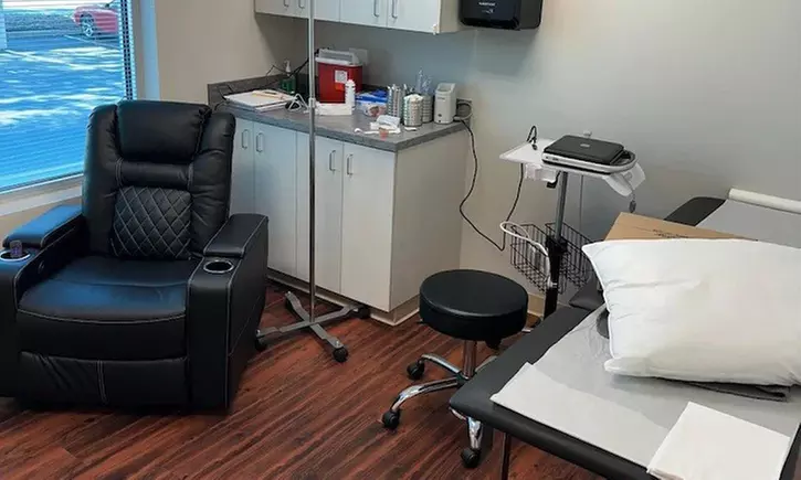 25MG,100MG,/200 MG of NAD, IV Hydration 500mL/ IV Myers Cocktail 500mL