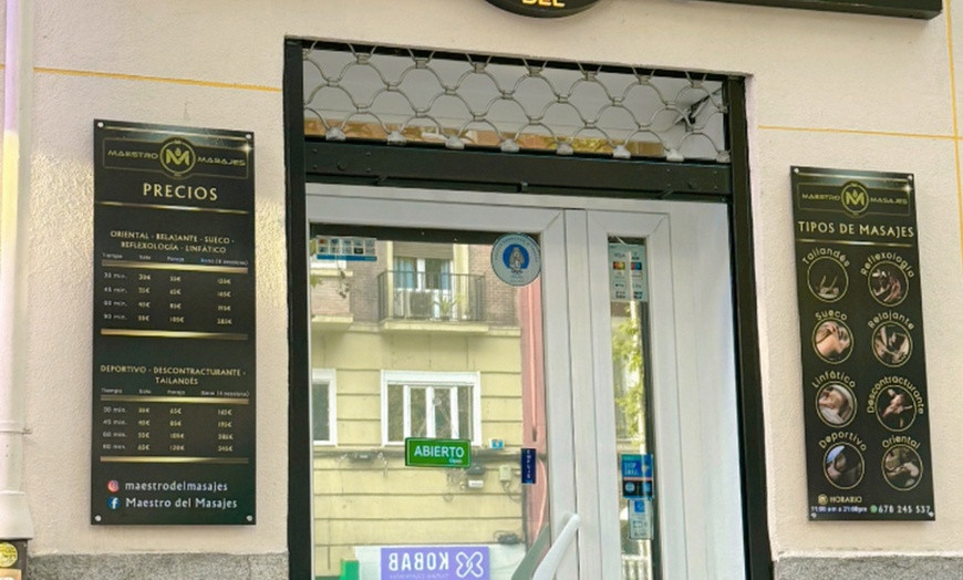 Image 3: Masaje 3 en 1, con champán y bombones 