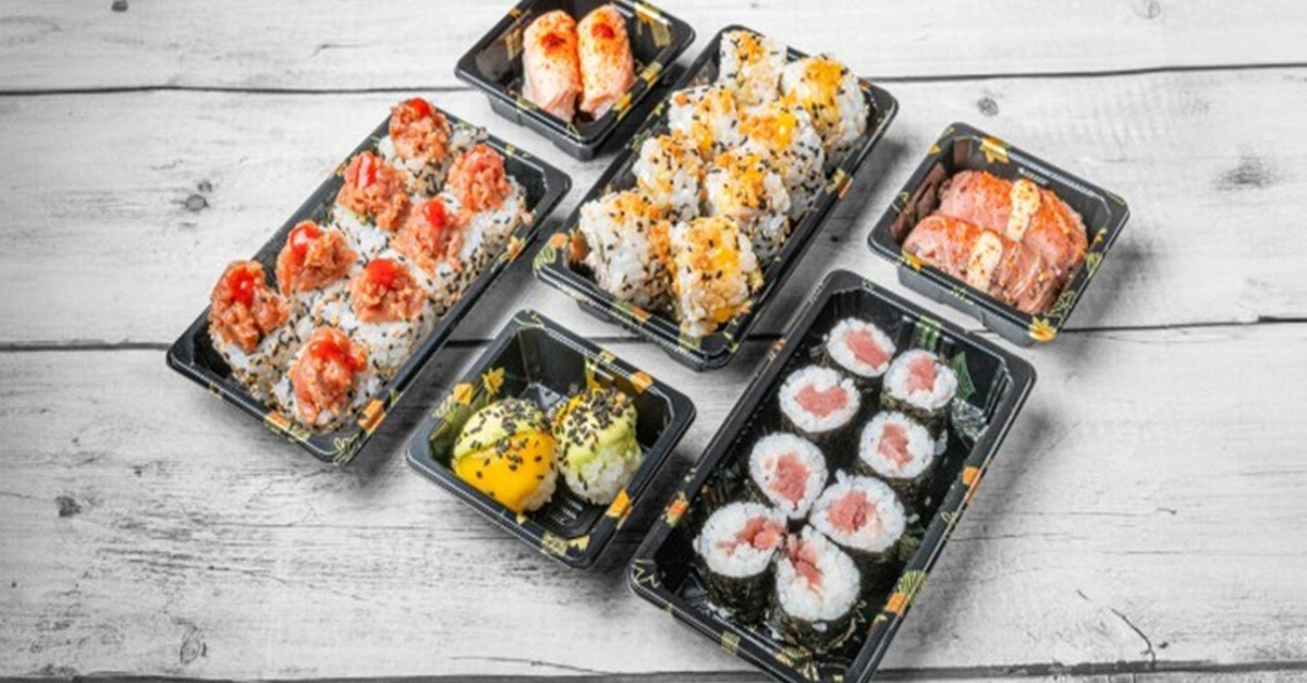 Bandeja de sushi con entrante y bebida para recoger en Málaga