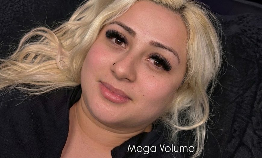 Image 3: Signature Natural Classic, Hybrid, Volume, Wet or Mega Volume Full Set
