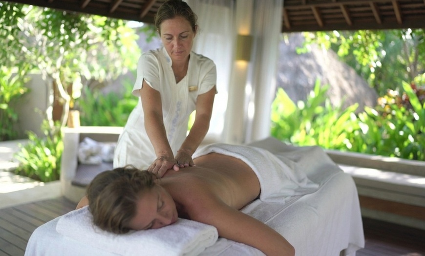 Image 2: 60-, 90-, or 120-min Solo or Couples Body Massage(w/ Hot Stone & More)