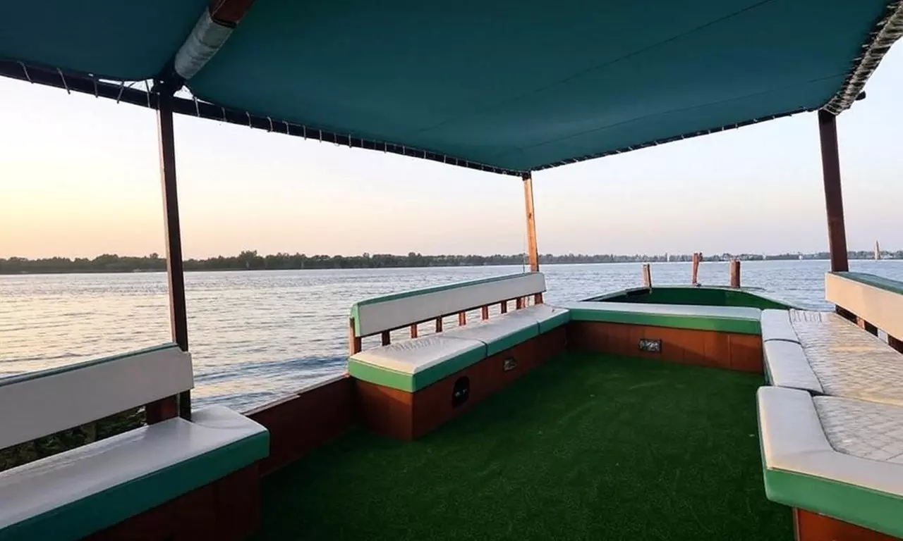 30 or 60-Minute Quick Scenic Cruise in Abu Dhabi for Up to 2, 3, or 4