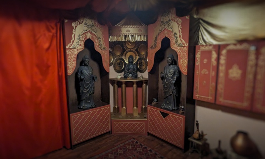 Image 4: Jungle Hunt Escape Room Experience for up to 6! 