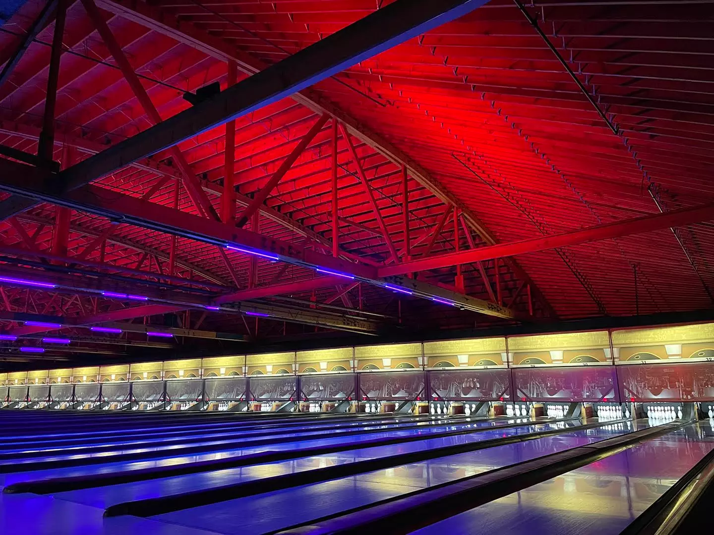 Bowling Fun at Suburbanite Bowl – Classic & String Bowling