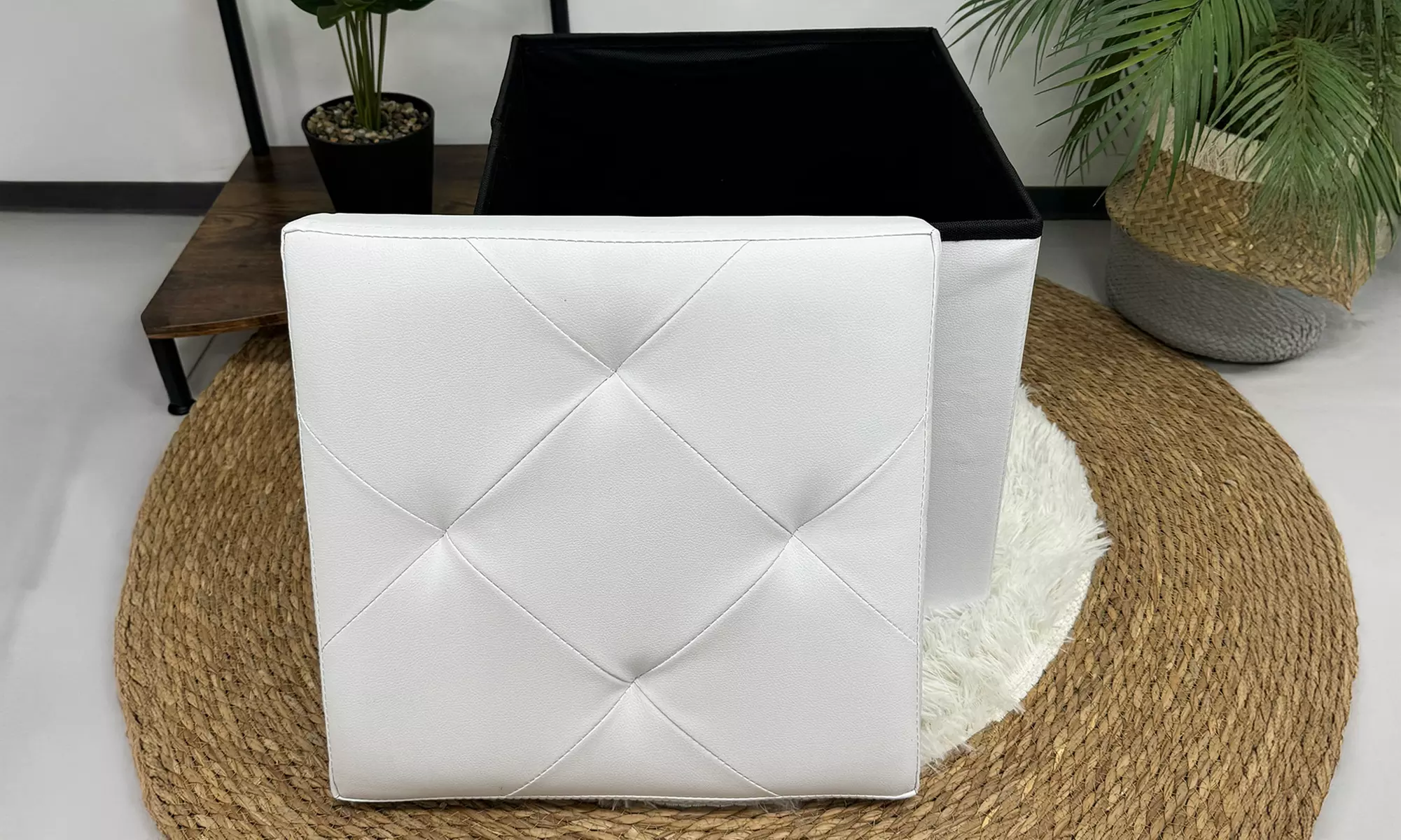 Puf cuadrado en ecopiel con almacenamiento