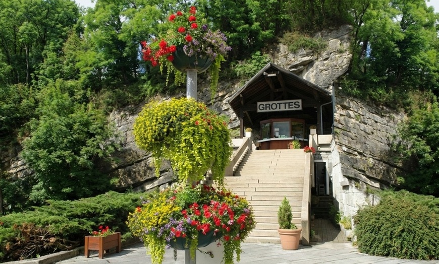 Image 2: Entrée enfant ou adulte aux Grottes de Remouchamps