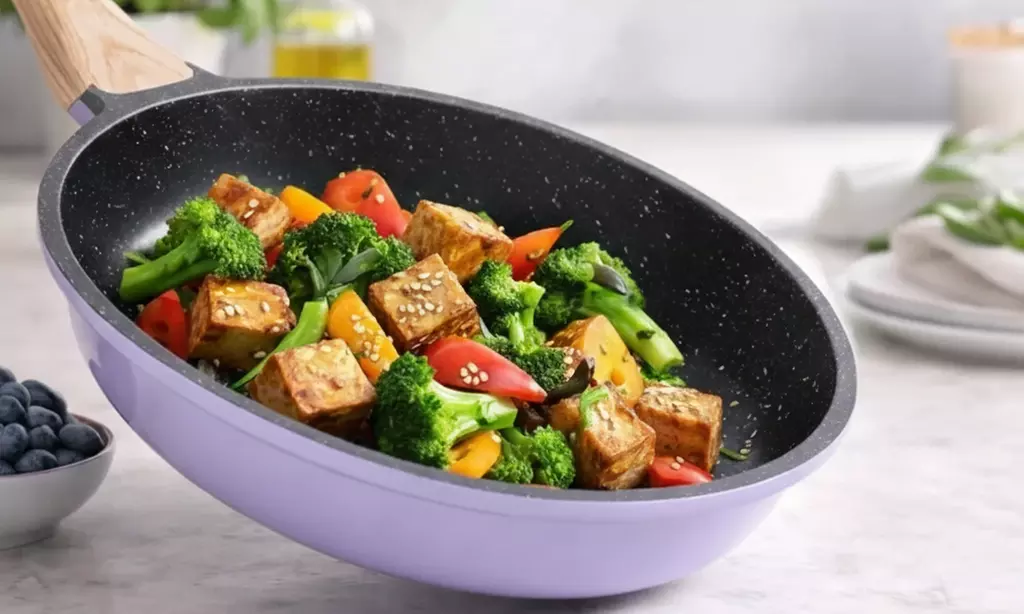 Set di pentole con coperchi in vetro